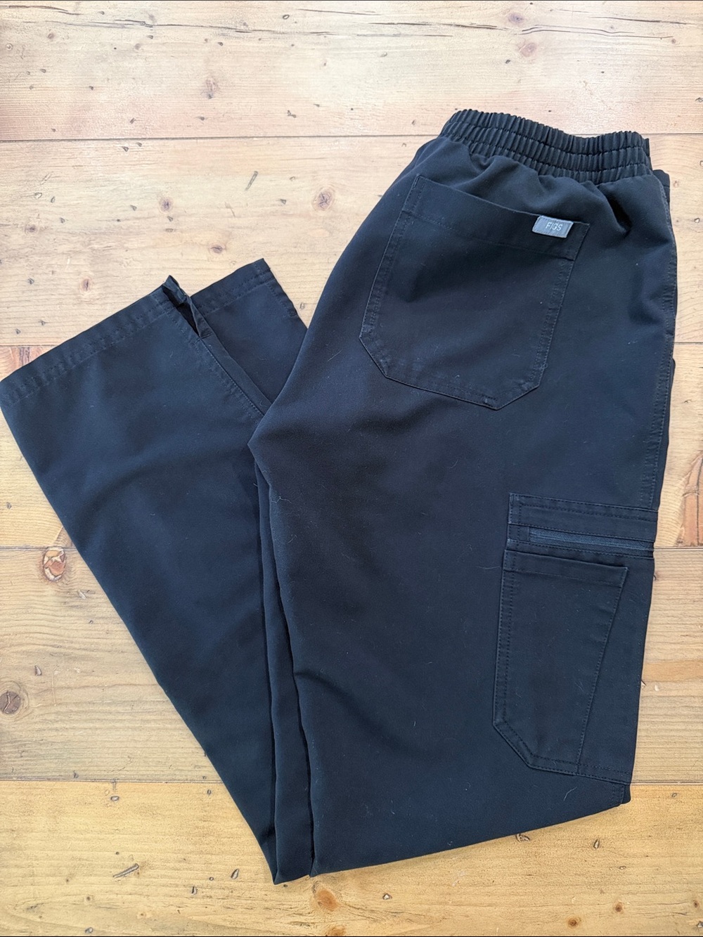 FIGS Women’s Yola Black Scrub Pants